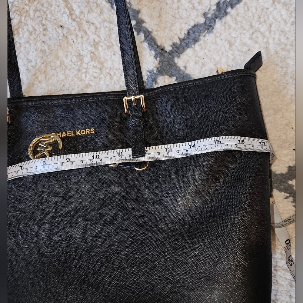 Michael Kors jet set medium saffiano leather zip tote bag - Picture 7 of 9